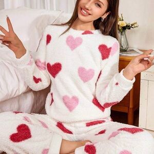 Cozy Heart Print Pajama Lounge Set